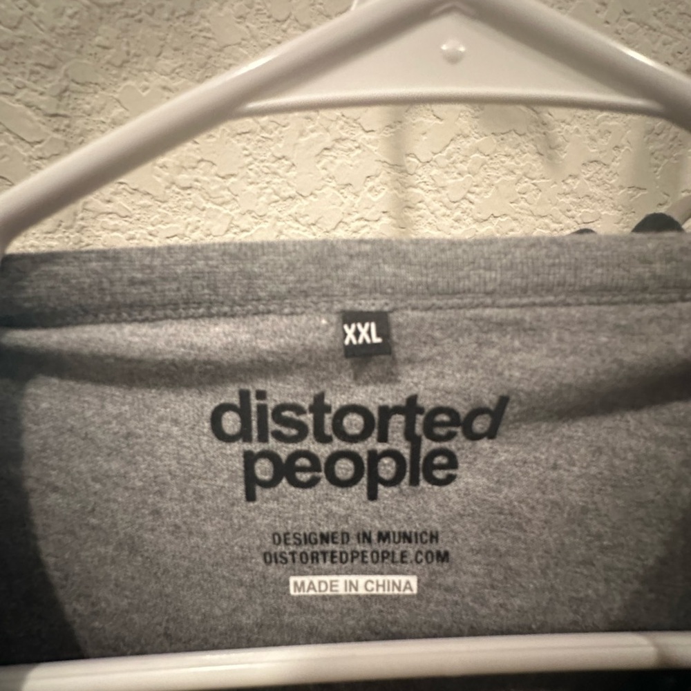 Distorted People T-Shirt - Picture 4 of 5